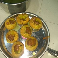 A picture of Paani Puri.