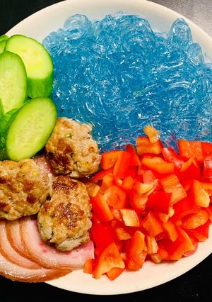 Hình của món Miến trộn keto.