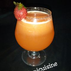A picture of Pineapple & strawberry fizz.