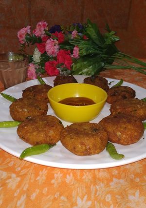 मूंग दाल टिकका(Moong daal tikka recipe ine Hindi) रेसिपी मुख्य फोटो