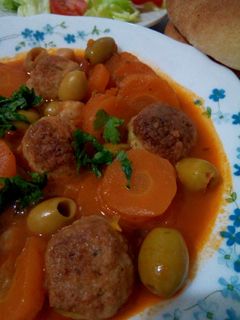 صورة لوصفة طاجين الزيتون بكرات الدجاج