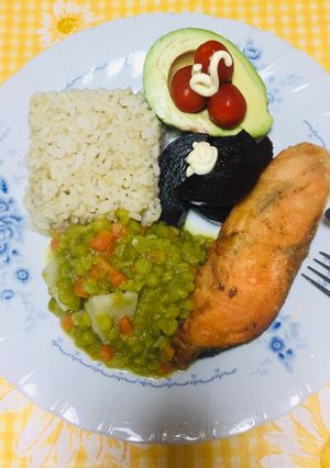 Una foto de Arverjitas con pescado frito!!