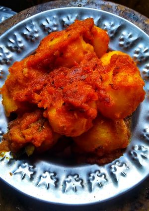 আচারি আলু রেসিপির প্রধান ছবি