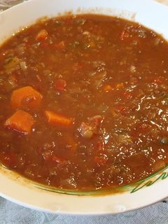 Una foto de Potaje ligero de lentejas viudas (con verduras) en olla exprés