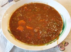 Foto principal de Potaje ligero de lentejas viudas (con verduras) en olla exprés