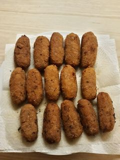 Una foto de Croquetas caseras de pollo asado