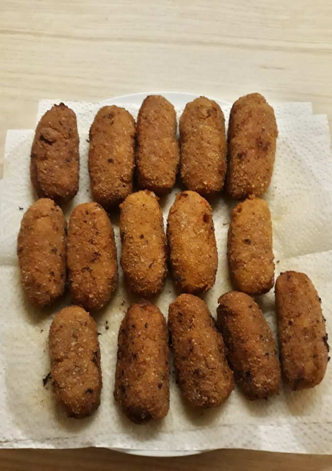 Una foto de Croquetas caseras de pollo asado