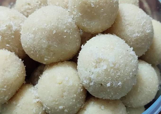 Coconut laddoo