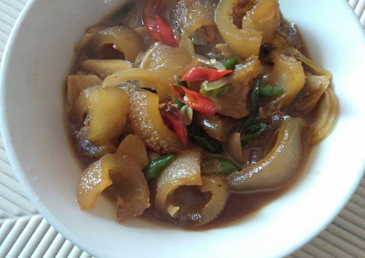 Tumis kikil cabe ijo