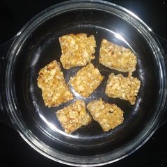 A picture of Peanut cake kappalandi mittai.