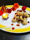 કેન બેરી મલાઈ લાડુ (Cranberry Malai Laddu Recipe In Gujarati)