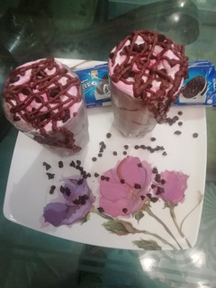 चॉकलेट ओरियो मिल्कशेक (chocolate oreo milkshake reicpe in Hindi) रेसिपी मुख्य फोटो