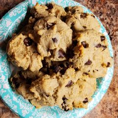 A picture of SF, Gluten Free, Vegatarian, Cashew flour Choc. Chip cookies.
