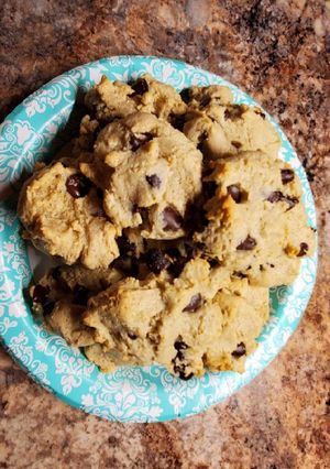 A picture of SF, Gluten Free, Vegatarian, Cashew flour Choc. Chip cookies.