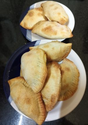Una foto de Empanadas de carne y jamón y queso