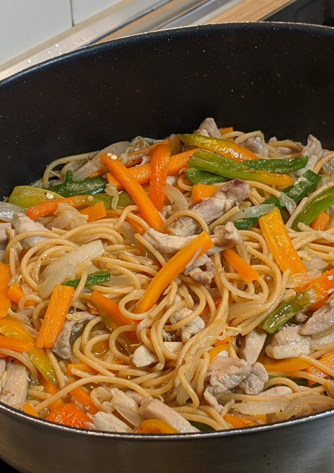 Una foto de Chop-Suey de pollo