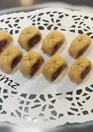 A picture of Makrout🌰🍯🍰 (Semolina and Date Cookie) / مقروط بالسميدة و التمر🍰🍯🌰.