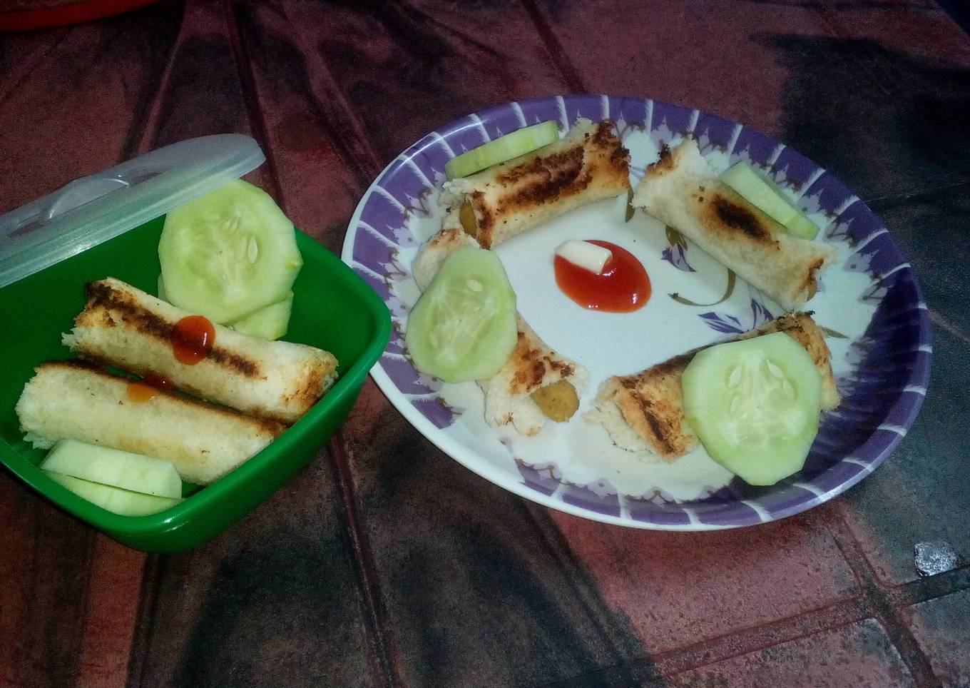 Fried bread roll