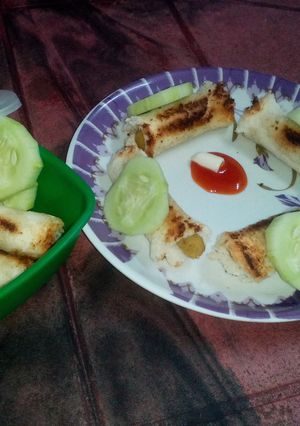 A picture of Fried bread roll.