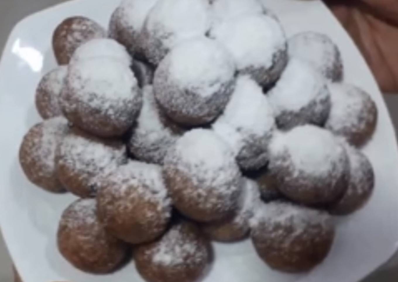 Kue Bola-bola Coklat Salju