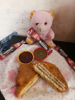 हरा और रेड चटनी के ब्रेड पकौड़े (Hara aur red chutney ke bread pakode recipe in Hindi) रेसिपी मुख्य फोटो