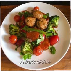 Chicken Meatball Veggie Stir-Fry: A picture of Chicken Meatball Veggie Stir-Fry:.