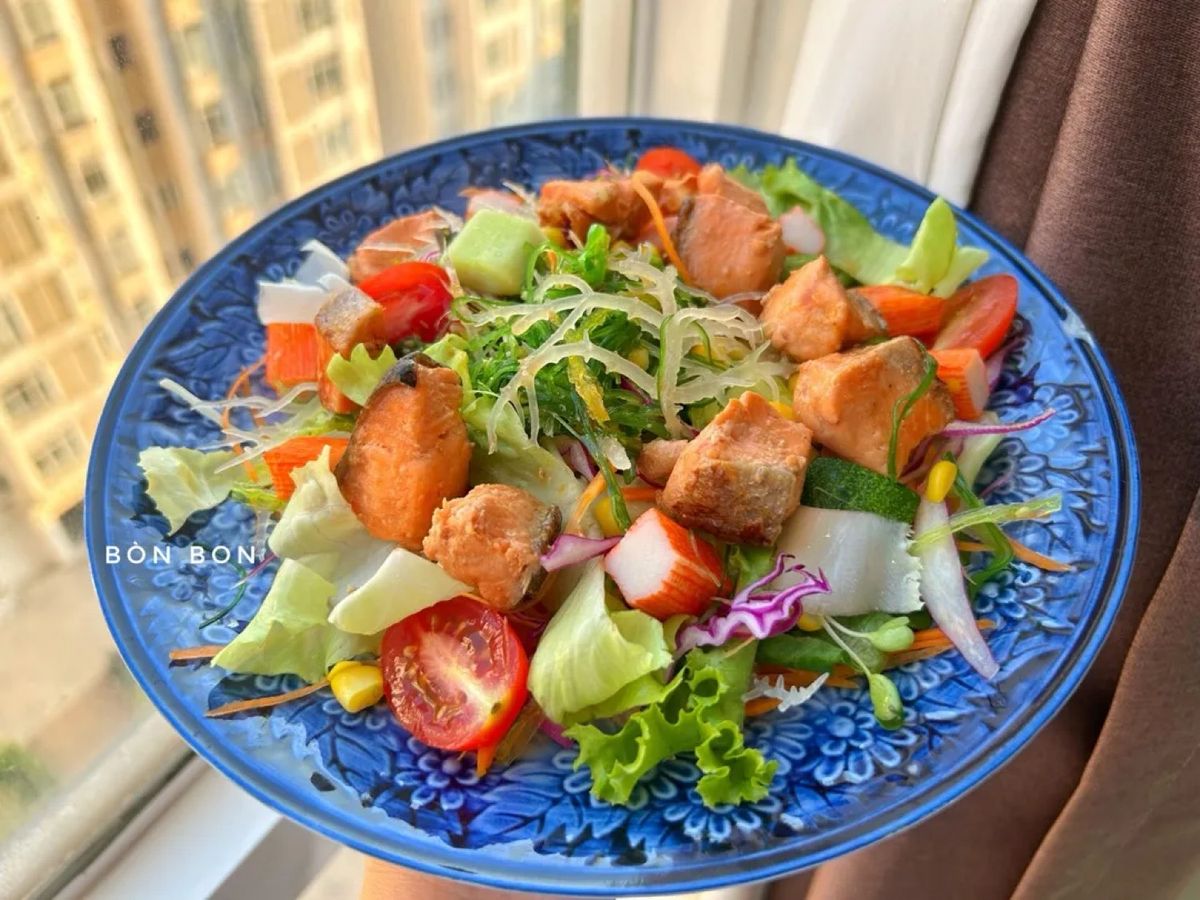 Salad Cá Hồi Rong Sụn