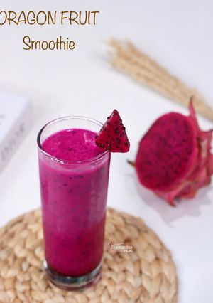 A picture of Dragon Fruit Smoothie.