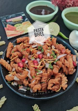 पास्ता भेल (देसी ट्विस्ट में विदेशी स्वाद) रेसिपी मुख्य फोटो