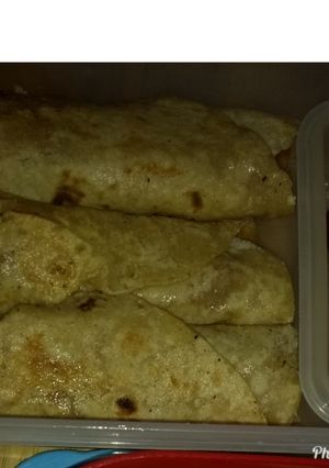 A picture of Pizza rolls.
