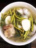 Canh sườn, khoai sọ, rau nhút