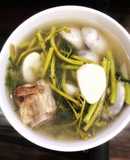 Canh sườn, khoai sọ, rau nhút