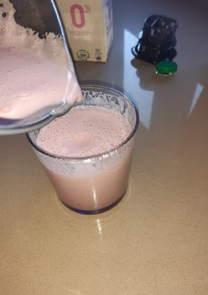 Una foto de Batido de fresa con Mambo de Cecotec