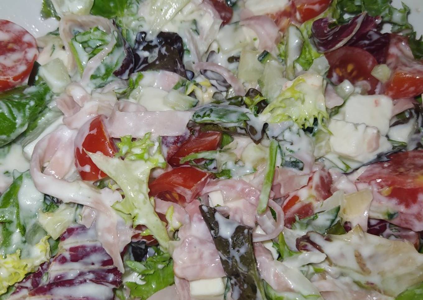 Ensalada con pepino y yogur