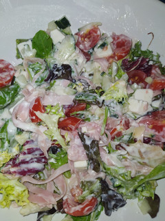 Una foto de Ensalada con pepino y yogur