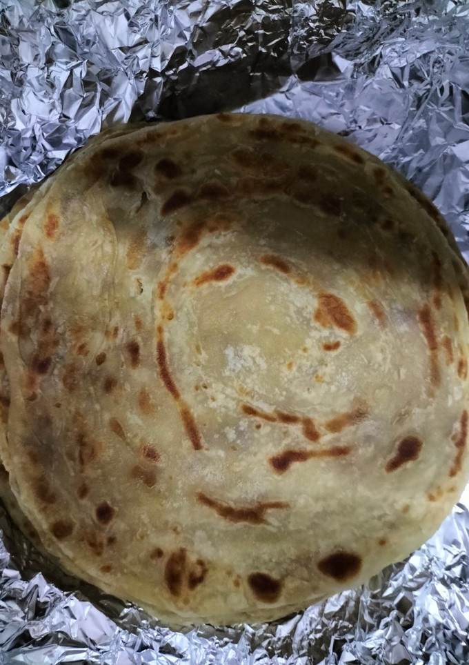 A picture of Soft layered chapatis.