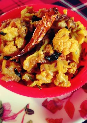 चिली गोभी (Chilli Gobi Recipe in Hindi) रेसिपी मुख्य फोटो