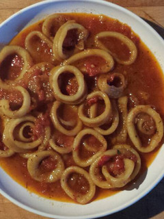 Una foto de Anillas de calamares estofados☺