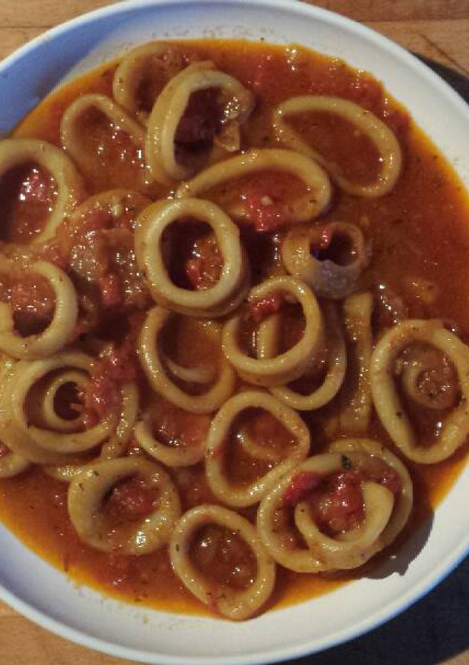 Una foto de Anillas de calamares estofados☺
