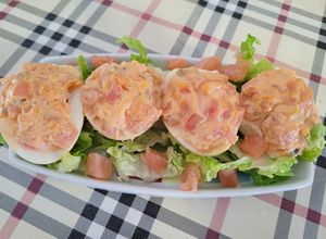 Foto principal de Huevos mimosa de salmón ahumado Marisa
