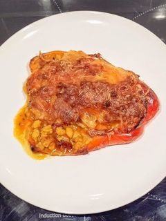 Una foto de Pimientos rellenos Soja texturizada al horno
