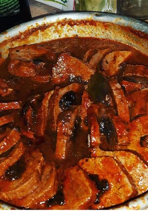 Una foto de Asado Relleno de Ciruelas y Aceitunas