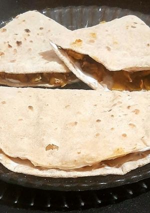 লেফটওভার রুটি স্যান্ডউইচ (Leftover roti sandwich recipe in Bengali) রেসিপির প্রধান ছবি