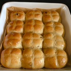 A picture of Hot cross buns:.