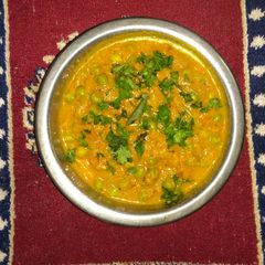 A picture of Peas and carrots masala.