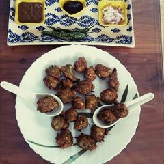 A picture of Moong daal mangode.