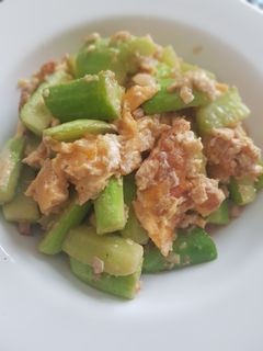 รูปของ แตงกวาผัดไข่