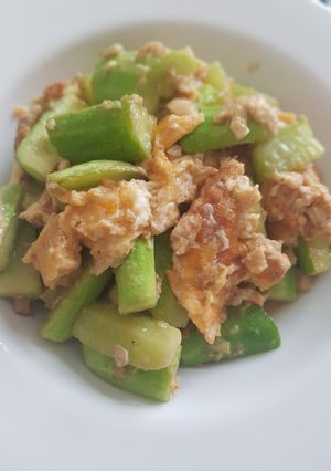 รูปของ แตงกวาผัดไข่