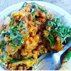 A picture of Garnished Porriage beans.