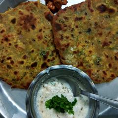 Rajasthani Missi Roti A picture of Rajasthani Missi Roti.